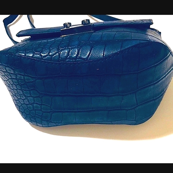 🌸NWOT Madden Girl Navy Faux Croc Crossbody Bag🌸 - Picture 6 of 14